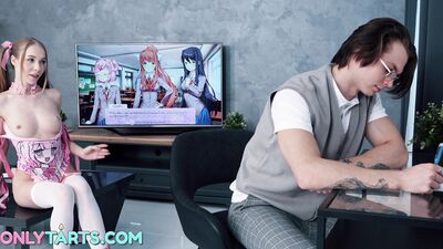 Stepsister gamer girl gets creampie from nerd stepbrother
