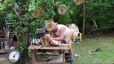 DADDY4K. StepDaddy’s garden is the perfect place to bang girls