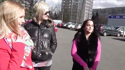 Fresh Step Mom Gives Handjob Hard Teen Dad's Friend