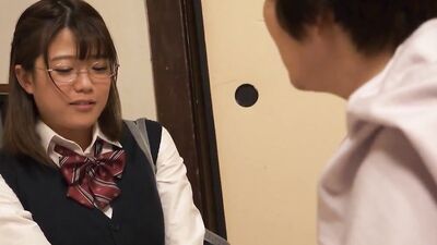 おもちゃ入れたらすぐ中も外もすごく気持ちよくなって、体力の限界までオナニーしてしまいました