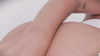 I'm a bunny, today I learned that can also put carrots in my tight pussy and ass to cum - ALIX VLOGS