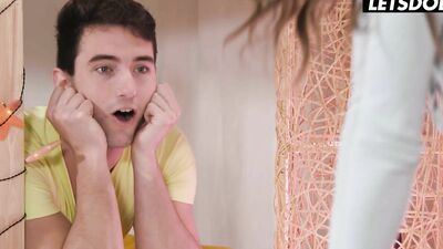 Squirting Step Sis Eden Ivy Seduces Step Bro Into Dirty Fuck - HORNY HOSTEL