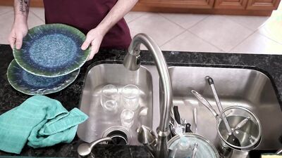 Annoyed Stepmom Apologizes wt Wet Pussy - MyPervyFamily