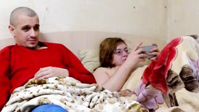 Alone with My Stepbrother in a Cast
