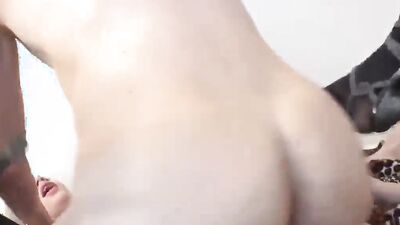 Euro Step-Mom Bangs Sweet Hot Dad's Friend