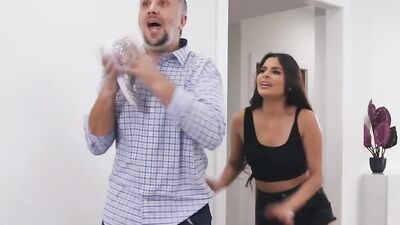 Brazzers - Banging hot latina Katya Rodriguez loves her step dad's rough coc (Keiran Lee)