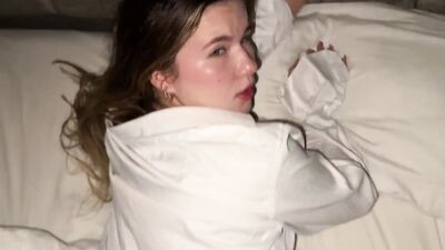 agree to share a bed with my stepsister and she thanks me with a delicious blowjob - Mangoo