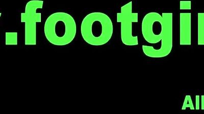 foot licking girls