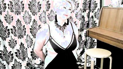 My wife is my whore! I do what I want with my mature slave! Suck, bitch! Hands behind your back!