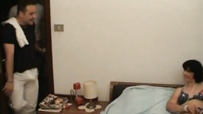 Two amateur cocks destroy mature MILF's ass & fill her mouth with jizz