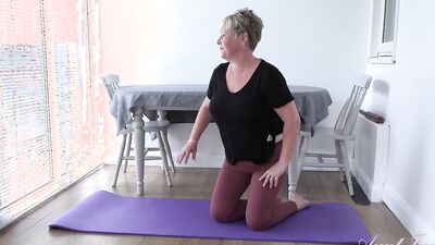 Chantelle Blue, a chubby MILF, shows off her workout routine in a hot amateur clip