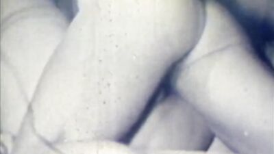Experienced MILF loves to fuck and cum hard in this unforgettable vintage fuck session