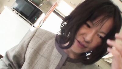 Japanese MILF with hairy muff gets creampied in reality audition