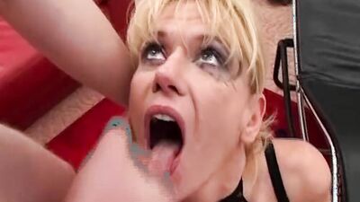 Anna Lena, the mature MILF, craves rough anal and bukkake action