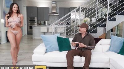 Ellie Idol seduces delivery guy into hardcore action with her big tits & dirty desires