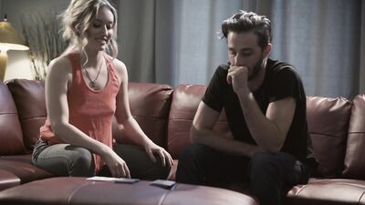 Riley Reyes & Lucas Frost get down and dirty in Aunt's Hospitality