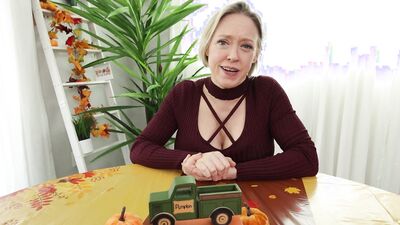 Breezy Bri & Dee Williams share a POV blowjob and step-sis fantasy