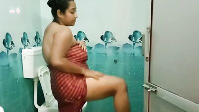 Hot MILF cheats on husband with sapphic babe in a steamy amateur video