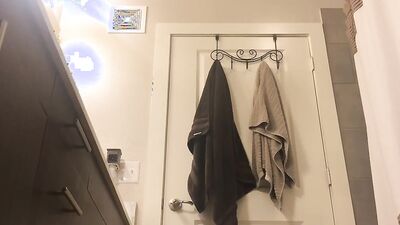 Caught my Stepmom’s Perfect MILF Ass on Spy Cam Again!