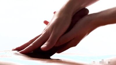 HOT COUPLE MASSAGE WITH CUMSHOT