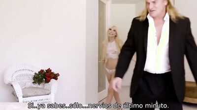 DADDY4K. La señorita engaña a su novio con un anciano el día de la boda