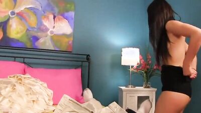 Scarlet Banks handjob