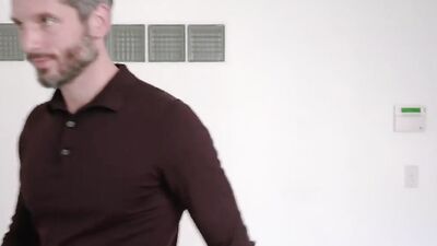 Goth ebony babe squirts on stepdad