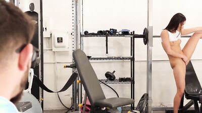 Step-sibling workout buddies fuck for cardio