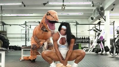 Camsoda - Hot milf stepmom fucked by trex in real gym sex