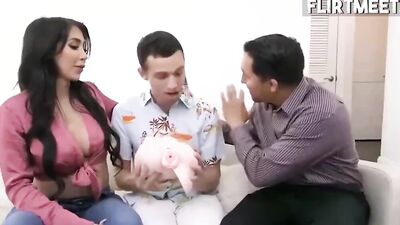 Horny Big Booty Stepmom Going For Big Cocks