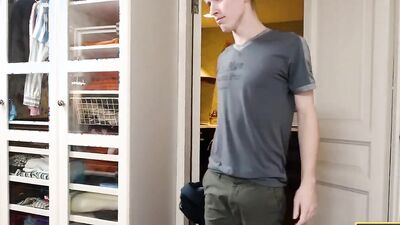 SIS.PORN. Blindfolded Teen Doesnt know that has Sex with Stepbrother