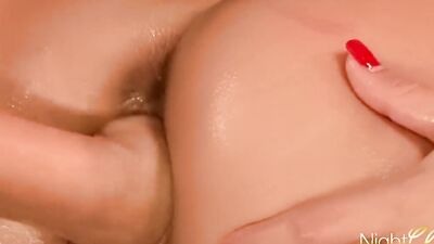 Stiefschwester die Pussy gefistet