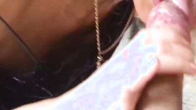 Ado 19ans soumise et offerte par milf exhib