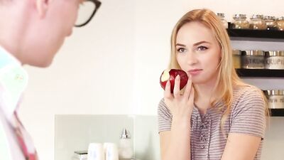 Step Sister Jenny Wild's Pussy Is Sweeter Than Apple Pie
