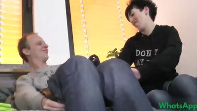 Schwester Aufgerissen - SEX auf dem Sofa mit Bruder