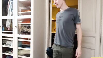 SIS PORN. Blindfolded teen doesnt know that has sex with stepbrother