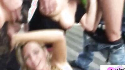 MILF fickt nur mit harten schwanze zuhause