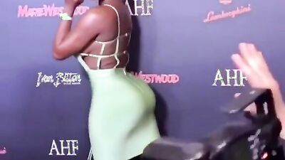Compilation with curvy bootylicious ebony babes posing for the camera