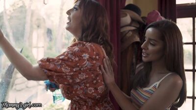 MILF Lauren Phillips gets naughty with her stepdaughter Vanna Bardot