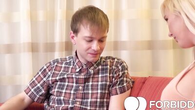 Paisey Loves Getting Fucked By Step-sibling