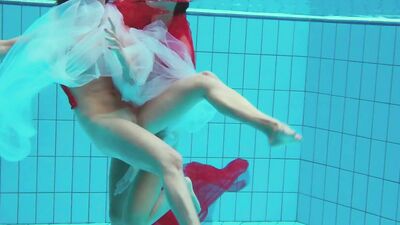 Watch Sexiest Girls Swim Naked In The Pool