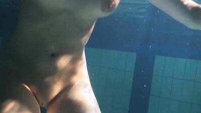 Siskina And Polcharova Strip Nude Underwater