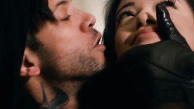 Deeper. Aaron happily fulfills Scarlet's darkest fantasy