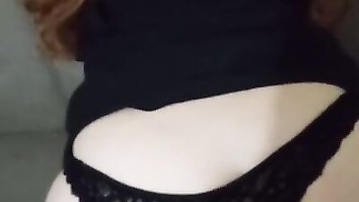 Minha esposa safada adora levar rola no cuzinho