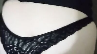 Minha esposa safada adora levar rola no cuzinho