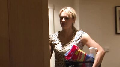 I fucked my hot Stepmom while Dad was working in London