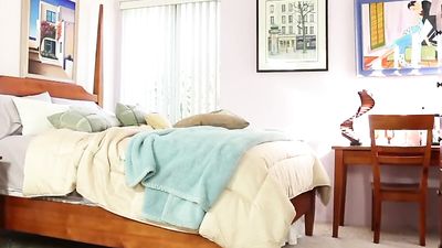 SEXYMOMMA - Young Slut Scissoring with Experienced Stepmom