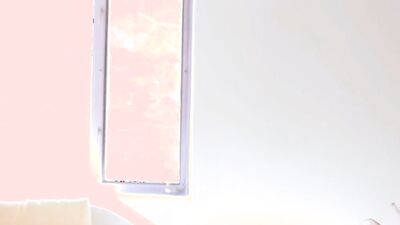 DADDY4K. La petite ne se sent pas fâchée de le faire avec son beau-père