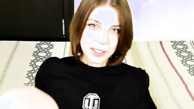 Hot stepdaughter knows how to use feet
