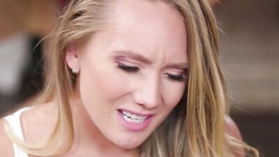 AJ Applegate Stretches Client so Hard she Came!